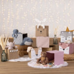 Cubo infantil para juguetes con pompones - Imagen 4