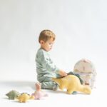 Peluche con sonajero "Wild Dinos" verde - Imagen 4