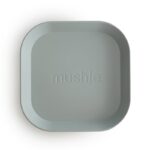 Pack dos platos cuadrados Mushie solid sage - Imagen 2