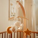 Móvil musical de madera beige naturals - Imagen 4