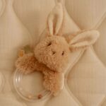 Sonajero anillo conejito naturals - Imagen 3