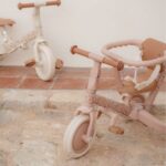 Triciclo 4 en 1 con barra rosa flores - Imagen 15
