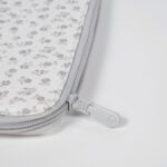 Portadocumentos Little Bloom Flor Gris - Imagen 5